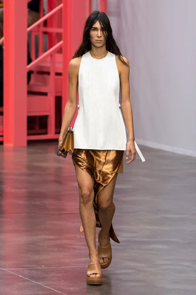 Look 17